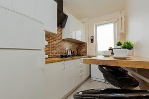 Apartment With Three Bedrooms by Renters