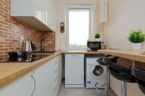 Apartment With Three Bedrooms by Renters