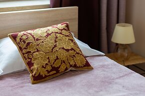 Apartment With Three Bedrooms by Renters