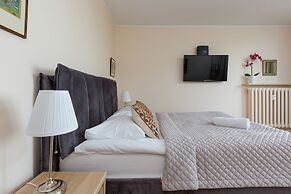 Apartment With Three Bedrooms by Renters