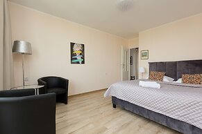 Apartment With Three Bedrooms by Renters