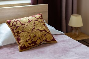 Apartment With Three Bedrooms by Renters