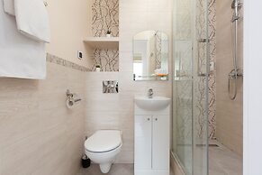 Apartment With Three Bedrooms by Renters