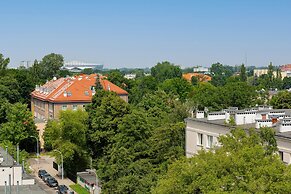 Apartment With Three Bedrooms by Renters