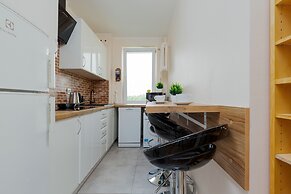 Apartment With Three Bedrooms by Renters