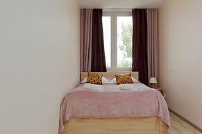 Apartment With Three Bedrooms by Renters