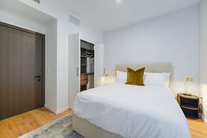 Luxury Condo  In The Epicenter of Miami