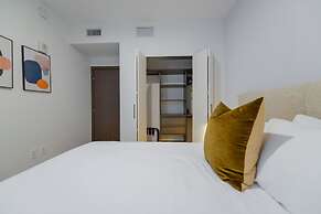 Luxury Condo  In The Epicenter of Miami