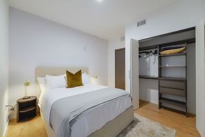 Luxury Condo  In The Epicenter of Miami