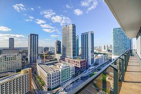 Luxury Condo  In The Epicenter of Miami