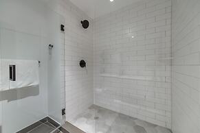 Luxury Condo  In The Epicenter of Miami