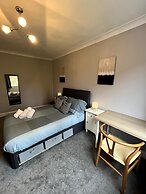 2 Bed Flat - 9-12 Mins to Central London Sleeps 4