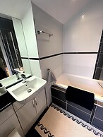 Cosy Entire 3-bed House With Garden and Fast Wifi