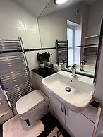 Cosy Entire 3-bed House With Garden and Fast Wifi