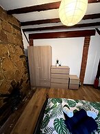 Cosy Entire 3-bed House With Garden and Fast Wifi