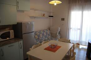 Well-equipped 1 Bedroom Flat for up to 6 Guests