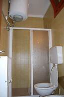 Well-equipped 1 Bedroom Flat for up to 6 Guests