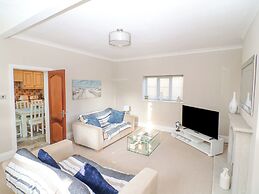 6D Clifton Drive
