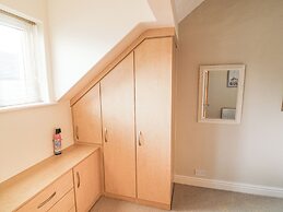 6D Clifton Drive