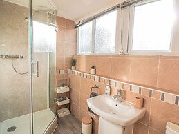 6D Clifton Drive