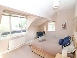 6D Clifton Drive