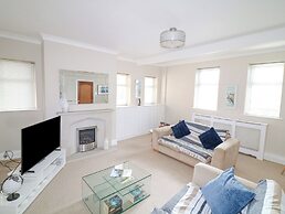 6D Clifton Drive