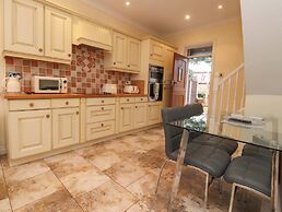 6D Clifton Drive