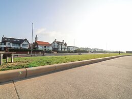 6D Clifton Drive