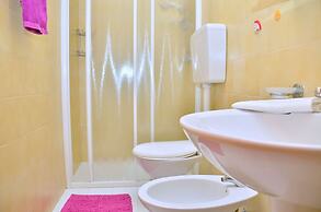 Enjoy our Colorful Flat With sea View - Beahost