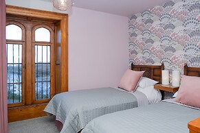 Watermouth Castle, Harbour Apartment