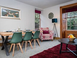 Watermouth Castle, Rhododendron Apartment