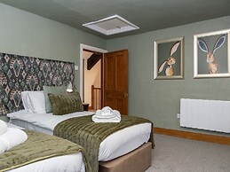 Watermouth Castle, Rhododendron Apartment