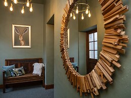 Watermouth Castle, Rhododendron Apartment