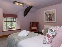 Watermouth Castle, Rhododendron Apartment