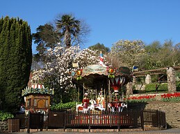 Watermouth Castle, Rhododendron Apartment