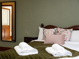 Watermouth Castle, Rhododendron Apartment