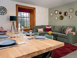 Watermouth Castle, Rhododendron Apartment