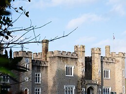 Watermouth Castle, Rhododendron Apartment