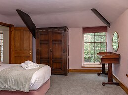 Watermouth Castle, Rhododendron Apartment