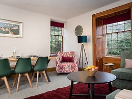 Watermouth Castle, Rhododendron Apartment