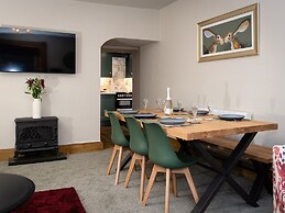 Watermouth Castle, Rhododendron Apartment