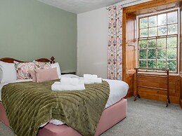 Watermouth Castle, Rhododendron Apartment