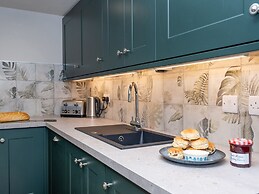 Watermouth Castle, Rhododendron Apartment