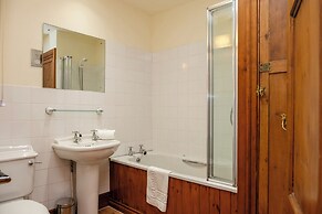 Watermouth Castle, Penn-curzon Apartment