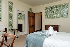 Watermouth Castle, Penn-curzon Apartment