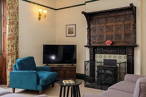 Watermouth Castle, Penn-curzon Apartment