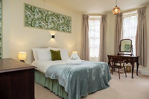 Watermouth Castle, Penn-curzon Apartment