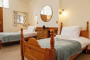 Watermouth Castle, Penn-curzon Apartment