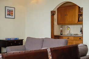 Watermouth Castle, Penn-curzon Apartment