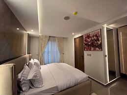 Sleeps 4 With Pool Access